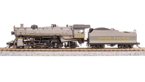 Broadway 8014 N Union Pacific Light Pacific 4-6-2 Two-tone Gray w/ Yellow #3220 - Picture 1 of 5