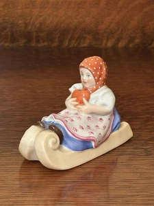 Extremely Rare HEREND Sledging Sledding Peasant Girl w Heart Porcelain Figurine - Picture 1 of 8