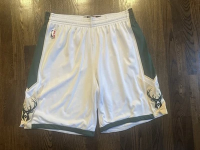 2016-2017 Adidas Rev30 подлинные игровые шорты MILWAUKEE BUCKS профессионального покроя размер 2XL - Изображение 1 из 3