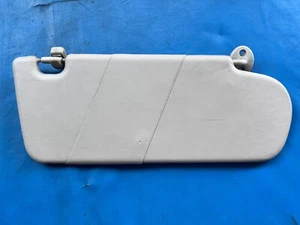 Land Rover Freelander Right Side Sun Visor (1998-2004) 5 Door - Picture 1 of 3