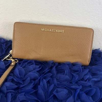 New Michael Kors leather Travel  continental wristlet medium 38F8CTTT7L - Image 1 of 4