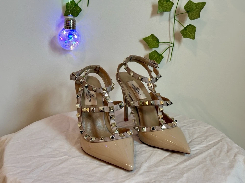 Zapatos de salón VALENTINO GARAVANI Rockstud charol beige dorado talla EE. UU. 5,5 UE 36 Foto 1 de 4
