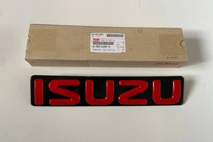 ISUZU DMAX MU-X 2012-19 GENUINO PARRILLA DELANTERA ROJA LOGOTIPO EMBLEMA 8982145870 - Imagen 1 de 6