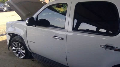 Driver Front Door Fits 11-14 SIERRA 2500 PICKUP 5143948 Foto 1 de 4