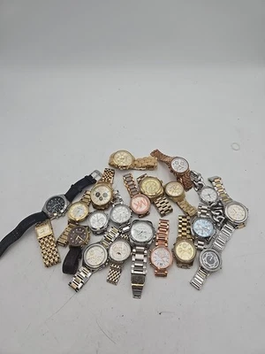 Lote de 21 relojes Michael Kors mixtos  Foto 1 de 4