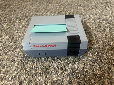 StickyNES - NES Soporte para billetes adhesivos Impresión 3D Foto 1 de 3