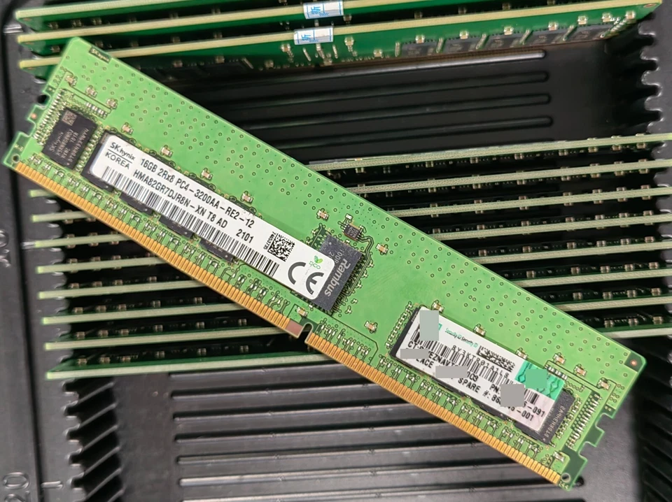 SK Hynix 16GB DDR4 3200 2Rx8 PC4-25600 HMA82GR7DJR8N-XN 288pin Server RDIMM RAM - Image 1 of 1