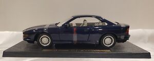 Maisto 1990 BMW 850i Purple/Blue Special Edition 1:18 Scale Die-cast Car