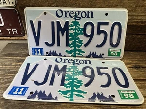 Pair of 1998 Oregon License Plates - VJM 950 - Picture 1 of 4