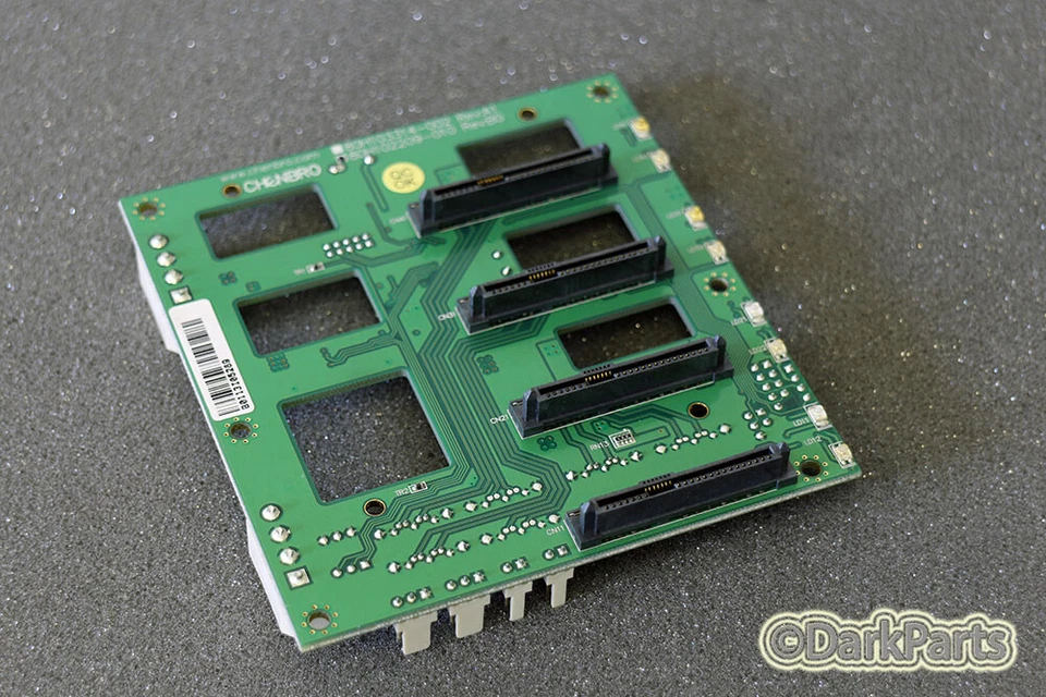 Chenbro 80H102209-010 SAS Backplane Board - Bild 1 von 1