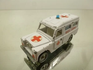 MEBETOYS A-42 LAND ROVER DEFENDER AMBULANCE RED CROSS -1:43- FAIR CONDITION- 255 - Picture 1 of 6
