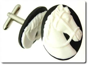 Steine Und Minéraux. Manschettenknöpfe Kamee Dame aus Harz - Bild 1 von 1