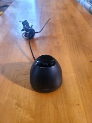 BRAUN 5718/16H 3.5V Electric Shaver Charging Base For Type 5721 Shavers - Image 1 of 4