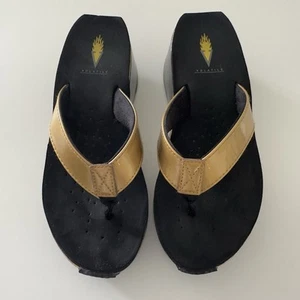 Volatile schwarz & gold Keilsandalen Plateau Riemen Größe 8 New Orleans Saints Farbe - Bild 1 von 5