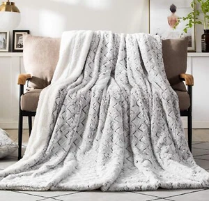 DaDa Bedding Luxury White Faux Fur Throw Blanket - Dreamy Milky Way Cloud Pur... - Picture 1 of 9