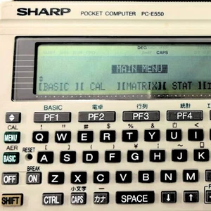 Sharp PC-E550 BASIC Pocket Computer Vintage 64KB Engineer Calc Japan getestet - Bild 1 von 5