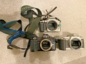 Fotocamere reflex pellicola 35mm vintage assortite Joblot - mix 3 modelli senza obiettivo vedi pi - Foto 1 di 8