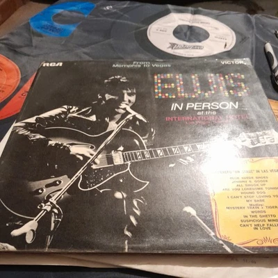 Elvis Presley Memphis-Vegas Double gloss sleeve gatefold  UK press vinyl LP - Image 1 of 4