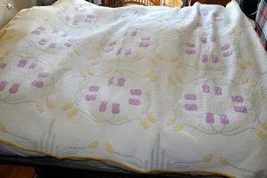 Vintage Handapplikation Mai Tulpen Quilt: Marie Webster Design 84 x 64" um 1925/30er Jahre - Bild 1 von 13