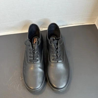 Zapatos SafeTstep para mujer 9 W resistentes al aceite y al deslizamiento de cuero sintético negro Foto 1 de 4