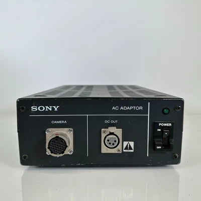 Adaptador de CA Sony AC-550 12 voltios selector de voltaje doble para cámara y salida de video Foto 1 de 4
