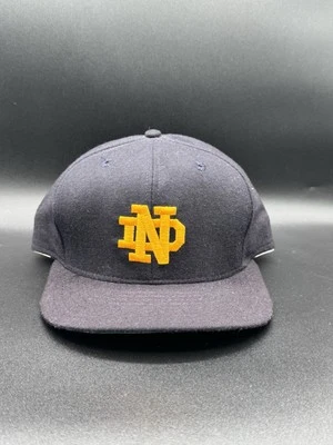 De colección 1980 Lana Notre Dame SnapBack Sombrero NCAA Ropa Deportiva AJD Foto 1 de 4