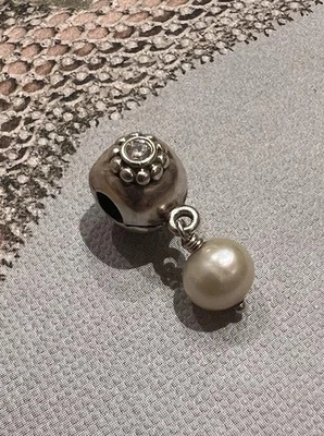 Original Pandora Clip Charm Anhänger 925er Silber Zirkonia Süßwasserperle Perle - Bild 1 von 4