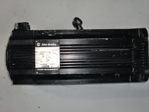 ALLEN BRADLEY AC SERVO MOTOR   1326AB-B530E-21-ML - Picture 1 of 1