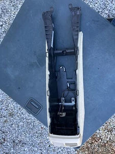 2006 06 MERCEDES E350 E320 CENTER CONSOLE W/ REAR AIR VENT Beige - Picture 1 of 17
