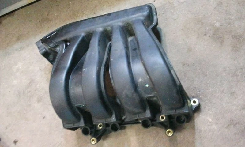 Chrysler Neon II PL 1.6 99-02 PUENTE DE ASPIRACIÓN COLECTOR DE ASPIRACIÓN 04693208AAD - Imagen 1 de 1