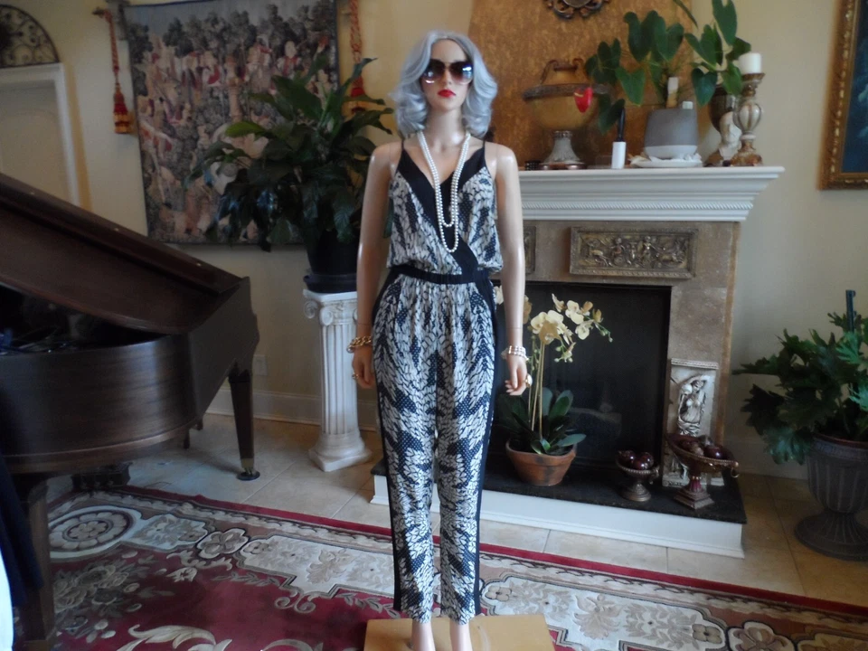 Diane Von Furstenberg 100% Silk Crepe Black/Beige Print Jumpsuit Size 0 - Image 1 of 4