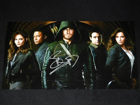 STEPHEN AMELL ARROW SIGNED 10X17.75 SHOW PHOTO!!! Cover