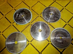 CDT SURTIDO GRANO 5" HOJA DIAMANTE PAQUETE DE 5 EJE 3/8" - Imagen 1 de 3