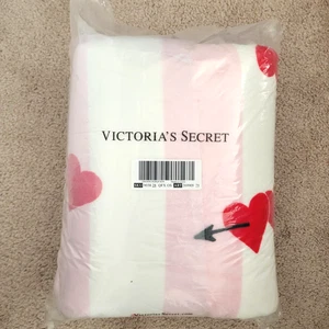 Victoria Secret 2025 Valentine's Day Heart Arrow Sherpa Blanket Throw Unopened - Picture 1 of 5