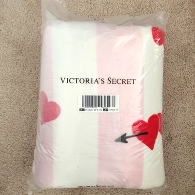 Victoria Secret 2025 Valentine's Day Heart Arrow Sherpa Blanket Throw Unopened - Image 1 of 4
