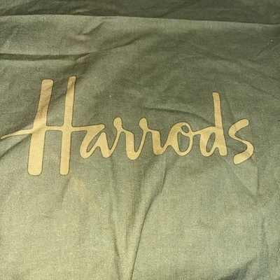 Material fabric off cuts-  Material- Harrods Green Design - 25cm x 30cm - Image 1 of 3