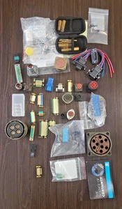 VEAM ITT CANNON, Amphenol GT Reverse Bay, Amphenol High Power Contacts & more... - Bild 1 von 6