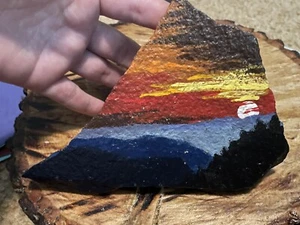 Handgemalter Felsen Stein Miniatur Kunstwerk Berglandschaft Sonnenuntergang Kunst Felsen - Bild 1 von 4