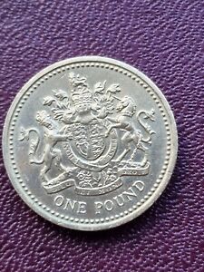 1983 £1 Coin Exellent Condition Royal Coat Of Arms Old Round Pound