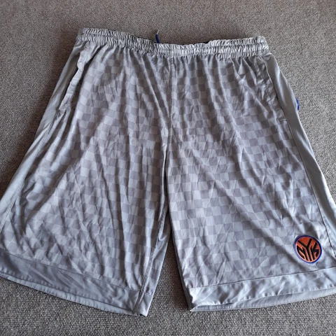 New York Knicks Zipway Shorts Adult XL NBA Apparel Plaid Pocket NY Men Cover