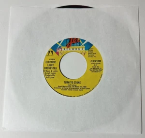 Electric Light Orchestra TURN TO STONE (45 ROCK) #JT-XW1099 PLAYS VG+ - Picture 1 of 5