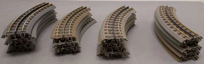 MTH 40-1002 RealTrax O31 Curved Track-Solid Rails (18) - Image 1 of 2