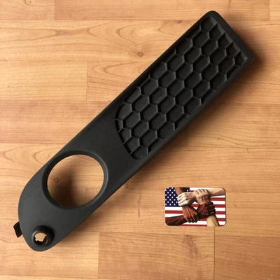 Volvo 30655929 S80 dianteiro inferior esquerdo para-choque farol de neblina grade acabamento OEM estacionamento - Imagem 1 de 4