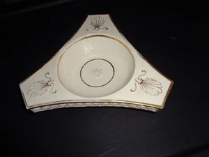Mottahedeh Porzellan dreieckig Blattgold vergoldet Fuß Schale Teller Vintage - Bild 1 von 2