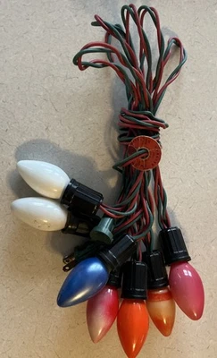 Vintage Christmas Lights Unbranded 7 C9 Bulbs String to String Red Green Cord - Image 1 of 2