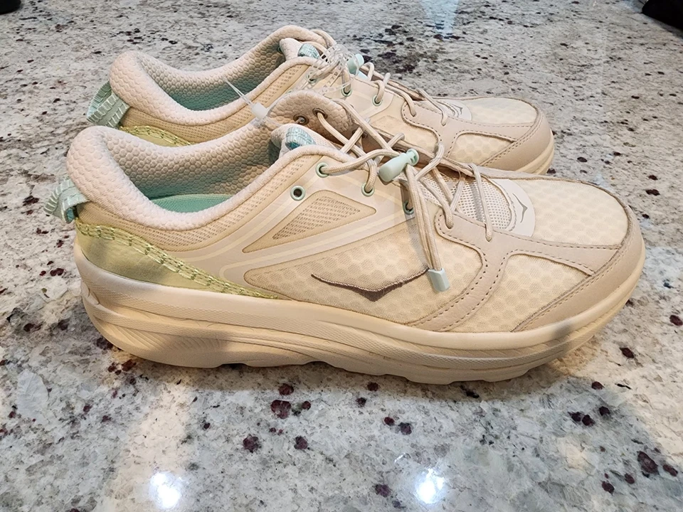 ¡Nuevo sin etiquetas! Zapatos para correr unisex Hoka One Bondi. Hombre 13. Mujer 14. Foto 1 de 4