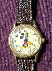 Vintage Lorus Women’s Dress Watch Mickey Mouse Leather Band New Battery - Picture 1 of 4