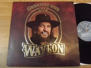 WAYLON JENNINGS - GREATEST HITS LP US RCA (INDIANAPOLIS PRESS), WILLIE NELSON - Picture 1 of 11
