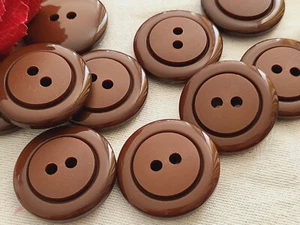 Lot 5 gros boutons vintage marron travaillé   diamètre 2,6 cm ref 5254 - Picture 1 of 3