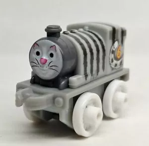 Thomas & Friends Minis Train Cat Percy 4cm Mini Engine #390 - Picture 1 of 1